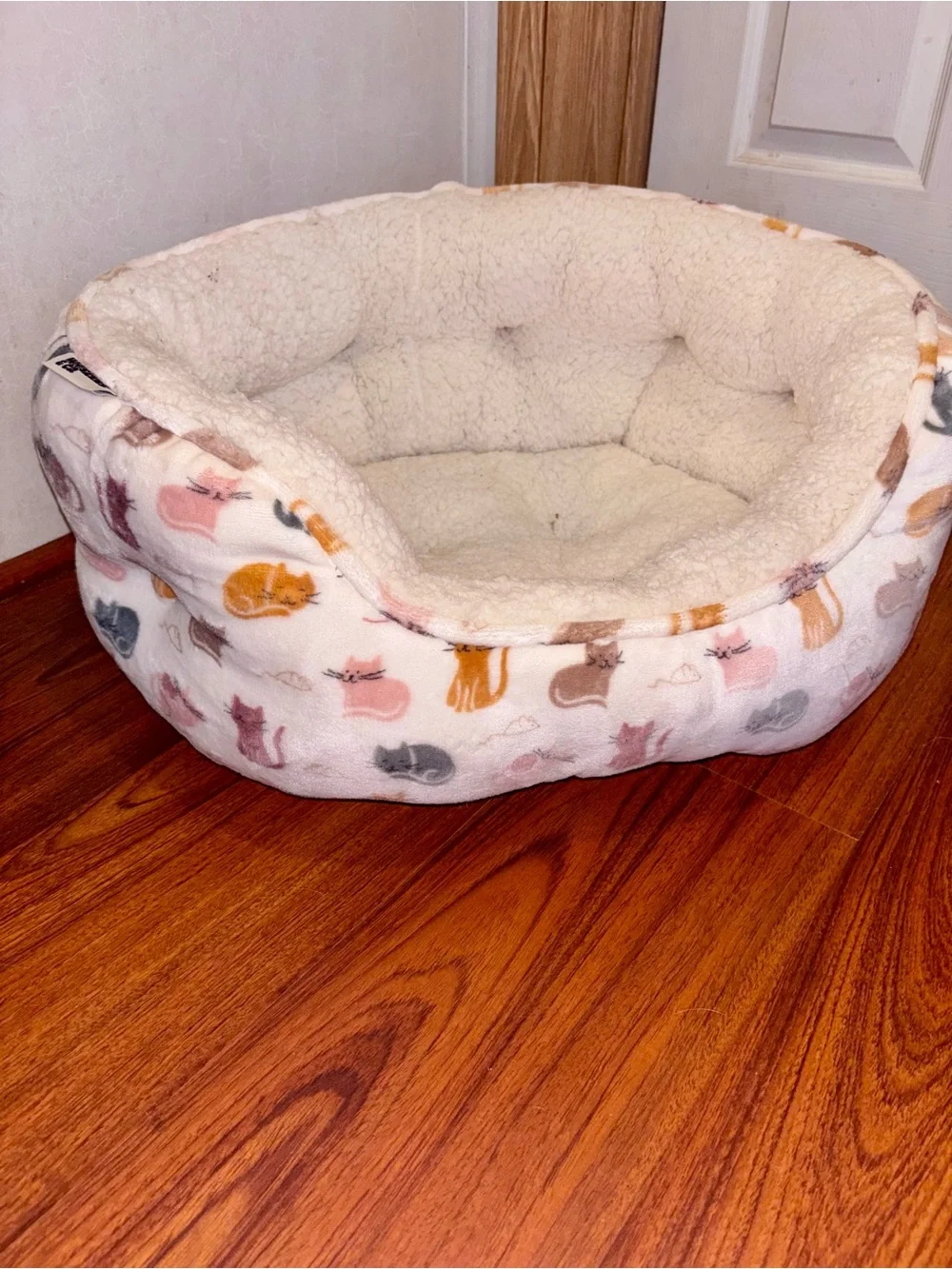 Cozy Plush Pet Bed with Cat Print - Cream Interior